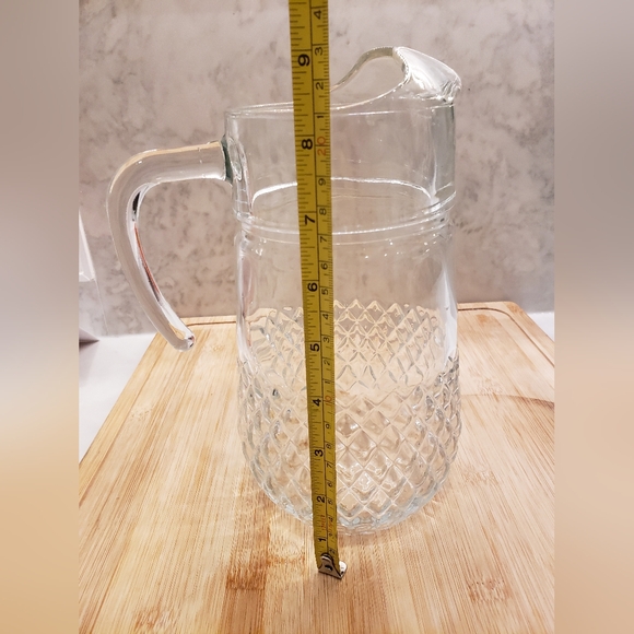 Vintage glass clear pitcher with design - Picture 7 of 8